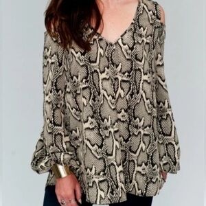 Show Me Your Mumu Size L Black Cream Snakeskin Peek A Boo Cold Shoulder Tunic